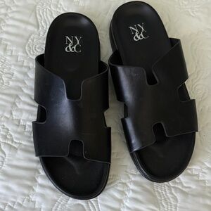 New York & Company Men's Chester Black Slide Sandals